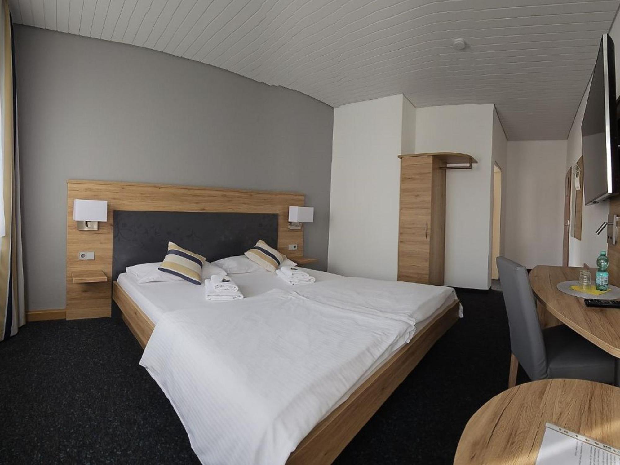 Hotel Hirsch Günzburg Dış mekan fotoğraf